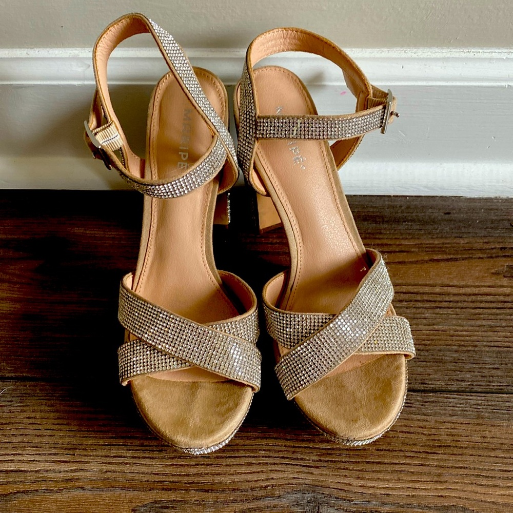 MARIPE WOMENS LEILANI PLATFORM SANDAL size 7.5